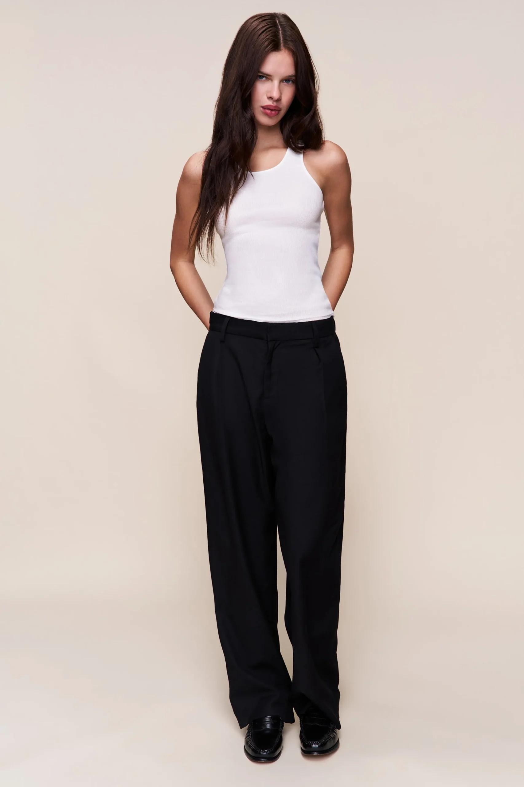GUIZIO Leo Mid Rise Straight Pant- Pants