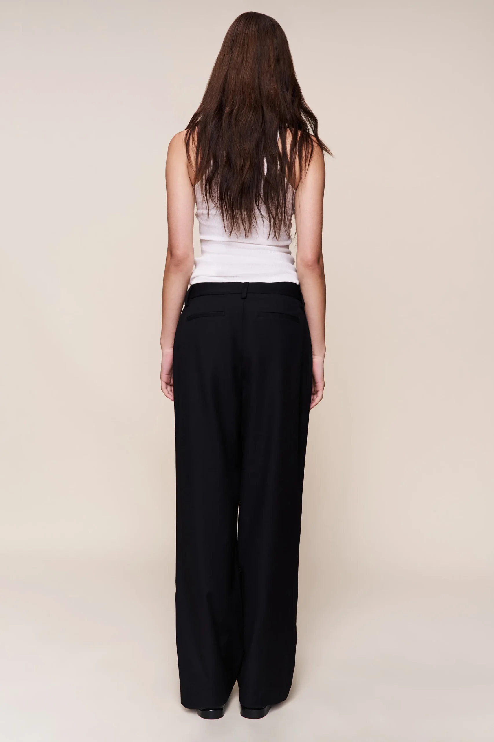 GUIZIO Leo Mid Rise Straight Pant- Pants