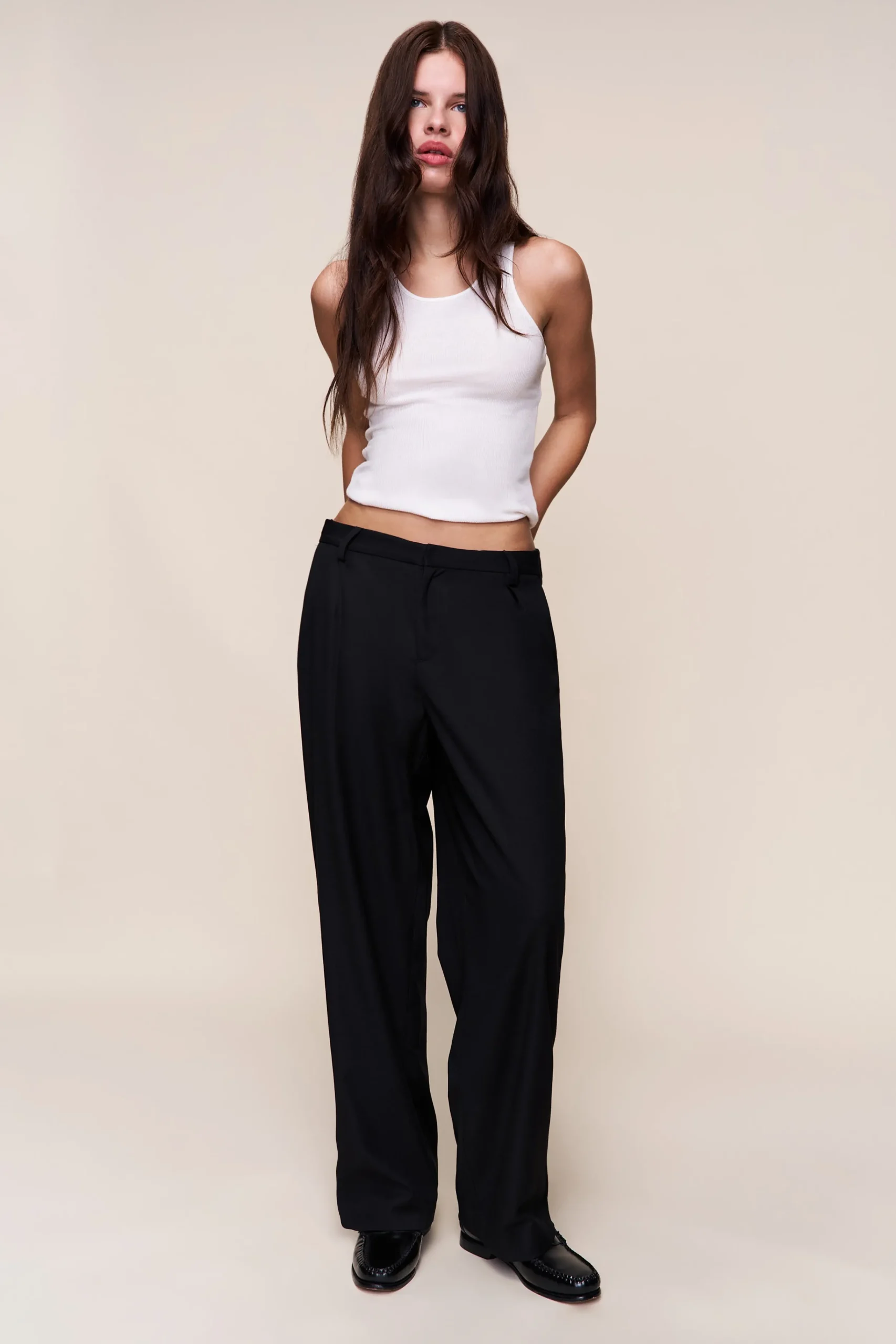 GUIZIO Leo Mid Rise Straight Pant- Pants