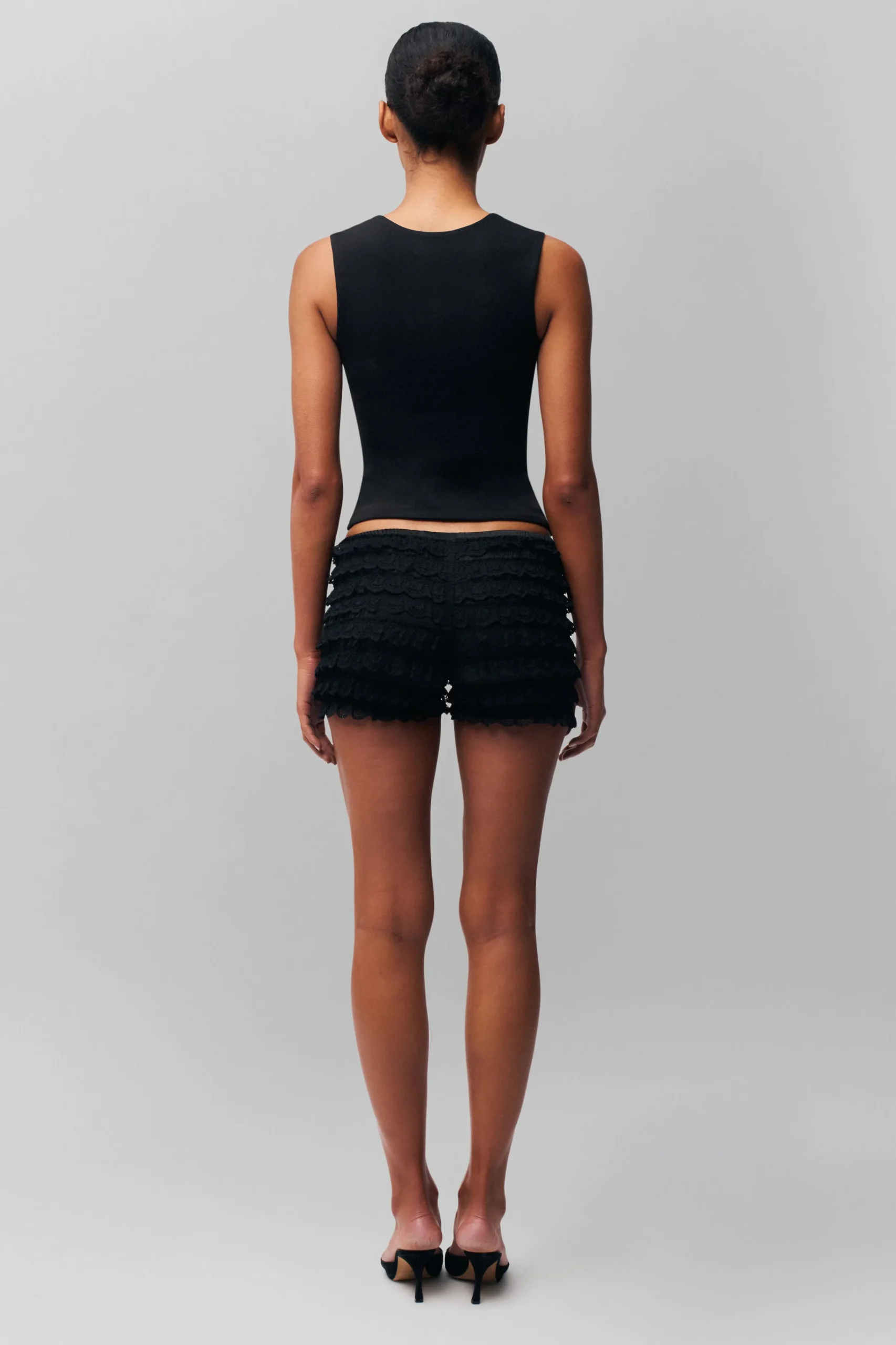 GUIZIO Ruffle Hot Short- Shorts